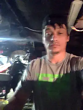 Snapshot of twistafatpipe chatting on 10-09-25, 07:56 twistafatpipe online show from 10-09-25, 07:56