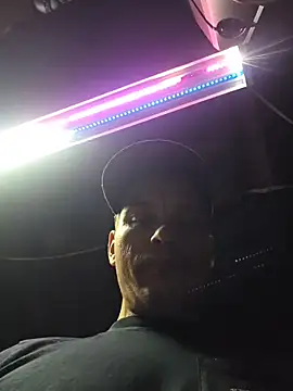 Snapshot of twistafatpipe chatting on 10-13-25, 12:32 twistafatpipe online show from 10-13-25, 12:32