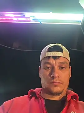 Snapshot of twistafatpipe chatting on 10-31-25, 11:39 twistafatpipe online show from 10-31-25, 11:39