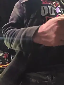 Snapshot of twistafatpipe chatting on 11-01-25, 07:49 twistafatpipe online show from 11-01-25, 07:49