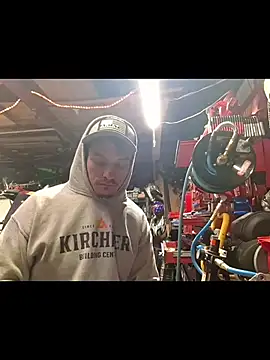 Snapshot of twistafatpipe chatting on 11-10-25, 10:47 twistafatpipe online show from 11-10-25, 10:47