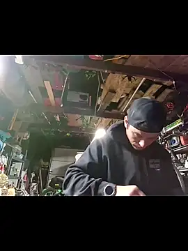 Snapshot of twistafatpipe chatting on 12-14-25, 09:08 twistafatpipe online show from 12-14-25, 09:08