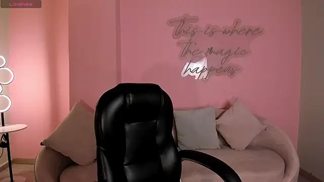 NataliaGaret online show from 12-20-25, 01:45