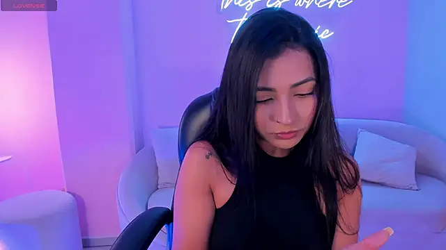 AyshelBrown online show from 10-23-25, 04:45