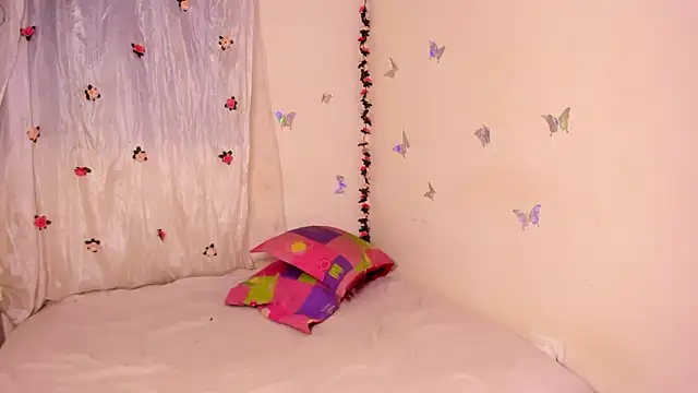 EVELYNN LUXX online show from 04-25-26, 01:41