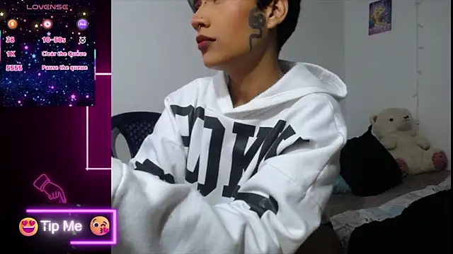 Papi Mami Live online show from 12-17-25, 10:05