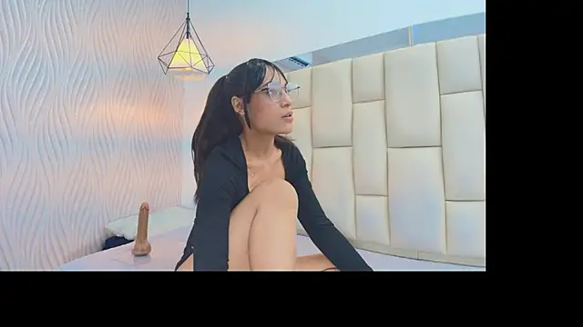 Vero Temptation online show from 12-16-25, 12:32