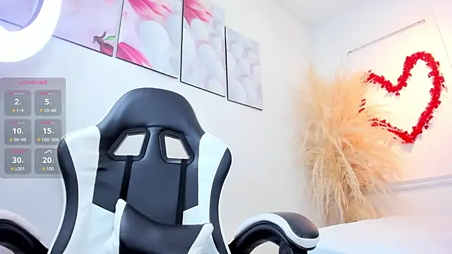 Miriam milf online show from 02-21-26, 12:28