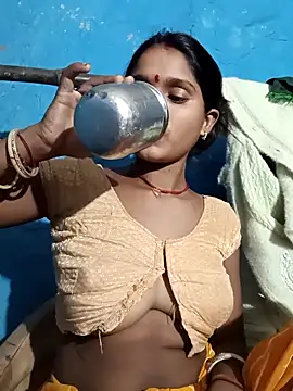 Snapshot of Harini_Gautam chatting on 10-22-25, 04:07 Harini Gautam online show from 10-22-25, 04:07