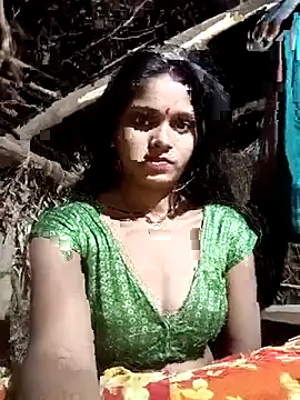 Snapshot of Harini_Gautam chatting on 11-21-25, 07:01 Harini Gautam online show from 11-21-25, 07:01