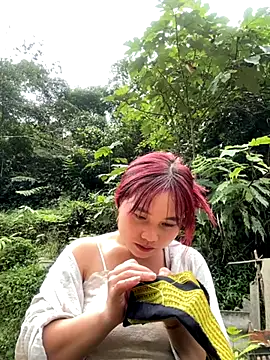 Snapshot of EllyBaby20 chatting on 10-22-25, 05:08 EllyBaby20 online show from 10-22-25, 05:08