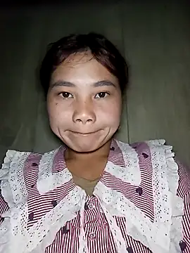 Snapshot of EllyBaby20 chatting on 11-08-25, 11:47 EllyBaby20 online show from 11-08-25, 11:47