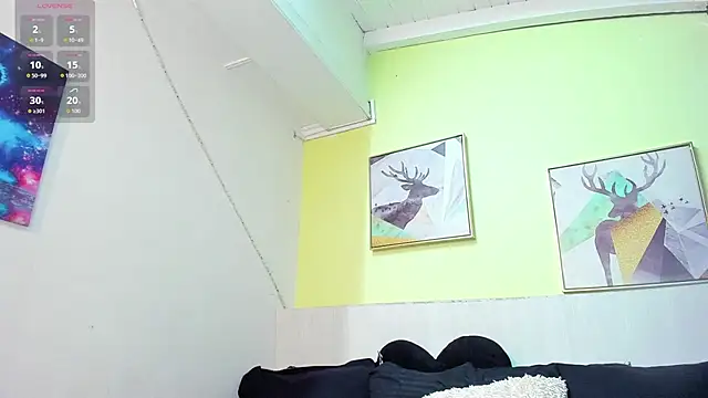 AtheneaArbelaez  online show from 11-11-25, 12:38