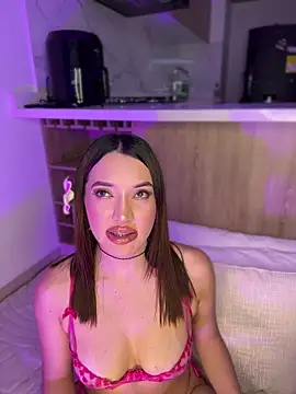 Bella-taylorr online show from 03-18-26, 07:11