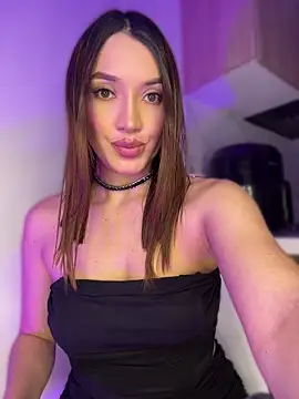 Bella-taylorr online show from 04-11-26, 04:50