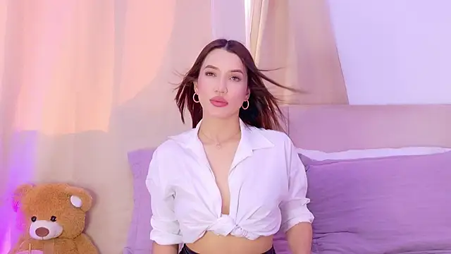 Bella-taylorr online show from 07-27-26, 01:07