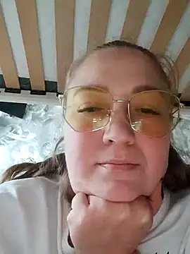 Kiss Eva online show from 11-02-25, 01:35