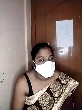 Snapshot of Megha_21 chatting on 10-05-25, 05:55 Megha 21 online show from 10-05-25, 05:55