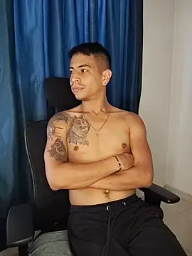 Snapshot of Juann-cock chatting on 12-17-25, 01:50 Juann-cock online show from 12-17-25, 01:50