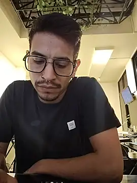 Juann-cock online show from 05-18-26, 04:07