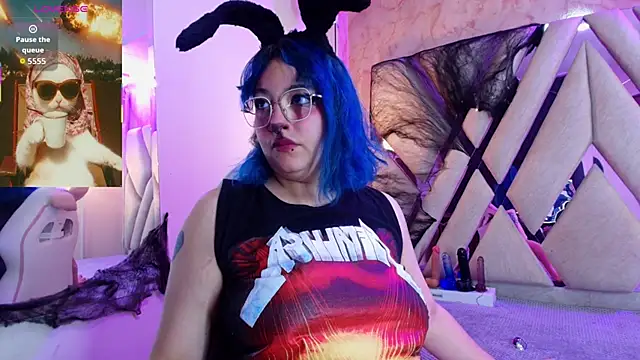 Lilith curvy online show from 10-31-25, 08:10