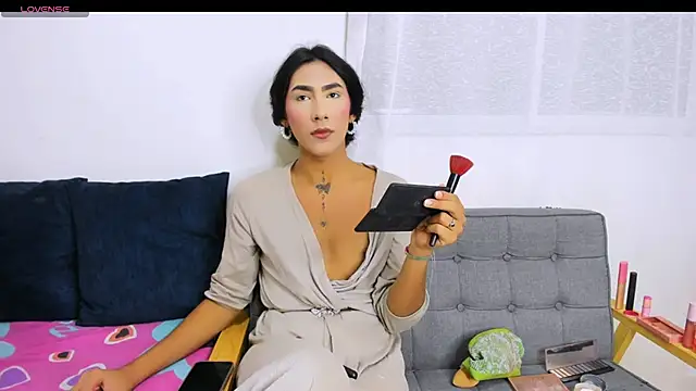 Snapshot of zou_quira chatting on 11-07-25, 11:27 zou quira online show from 11-07-25, 11:27