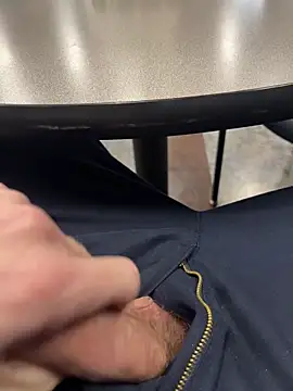 Snapshot of 66Retro99 chatting on 09-09-25, 01:05 66Retro99 online show from 09-09-25, 01:05