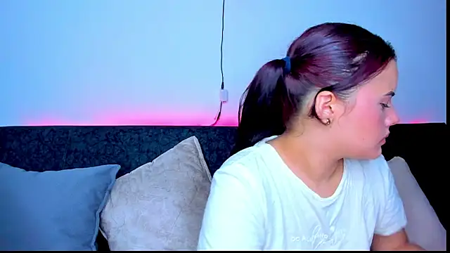 Snapshot of sweet_lily26 chatting on 09-23-25, 03:42 sweet lily26 online show from 09-23-25, 03:42