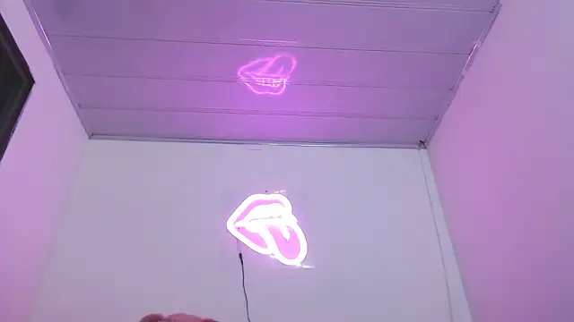 Snapshot of valerii_fox_69 chatting on 02-25-26, 03:27 valerii fox 69 online show from 02-25-26, 03:27