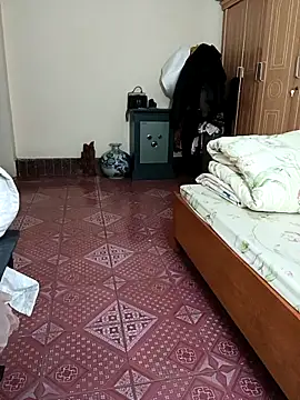 Moona heny online show from 11-17-25, 12:49