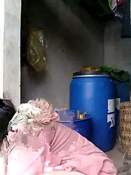 Snapshot of quynhkoolbae chatting on 11-02-25, 11:29 quynhkoolbae online show from 11-02-25, 11:29