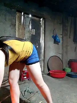 Snapshot of quynhkoolbae chatting on 11-12-25, 04:24 quynhkoolbae online show from 11-12-25, 04:24