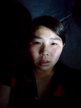 Snapshot of quynhkoolbae chatting on 11-13-25, 02:49 quynhkoolbae online show from 11-13-25, 02:49