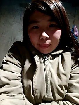 Snapshot of quynhkoolbae chatting on 11-21-25, 02:16 quynhkoolbae online show from 11-21-25, 02:16