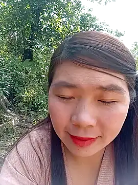 Snapshot of quynhkoolbae chatting on 11-23-25, 03:39 quynhkoolbae online show from 11-23-25, 03:39