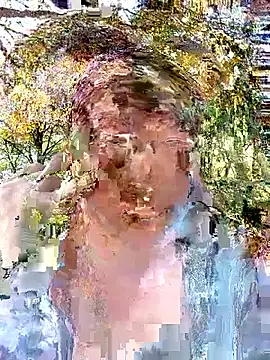 Snapshot of quynhkoolbae chatting on 11-27-25, 01:40 quynhkoolbae online show from 11-27-25, 01:40