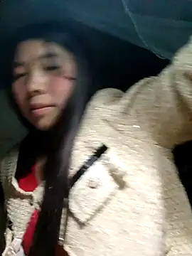 Snapshot of quynhkoolbae chatting on 11-29-25, 12:30 quynhkoolbae online show from 11-29-25, 12:30