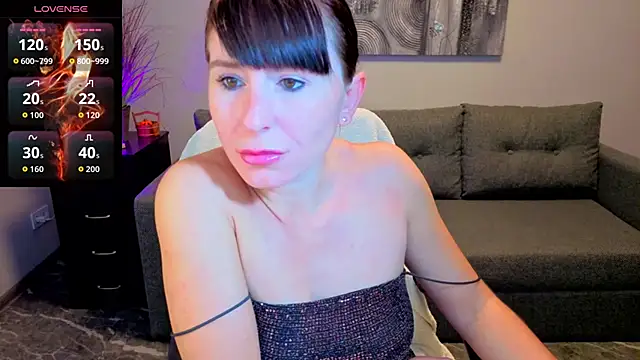 Snapshot of Betty_Jone chatting on 11-16-25, 06:30 Betty Jone online show from 11-16-25, 06:30