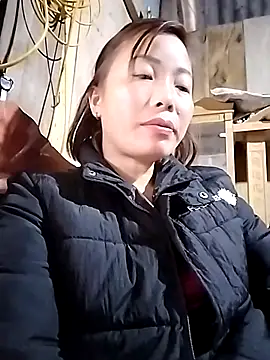 Annaacutee online show from 12-17-25, 01:11