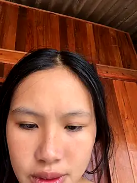 Snapshot of May_nhi chatting on 09-19-25, 04:58 May nhi online show from 09-19-25, 04:58