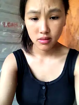 Snapshot of May_nhi chatting on 09-20-25, 02:34 May nhi online show from 09-20-25, 02:34