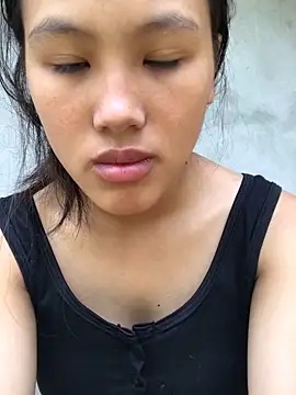 Snapshot of May_nhi chatting on 09-21-25, 12:56 May nhi online show from 09-21-25, 12:56