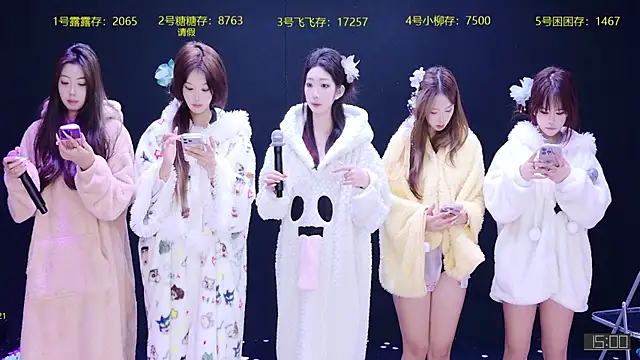 Snapshot of CrazyGirl-888 chatting on 10-28-25, 02:31 CrazyGirl-888 online show from 10-28-25, 02:31