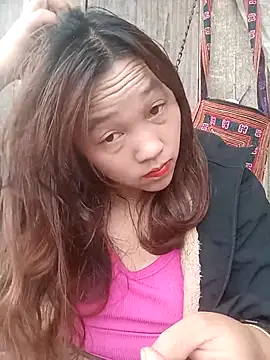 miumiu 00 online show from 11-08-25, 03:29