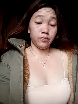 miumiu 00 online show from 12-02-25, 12:16