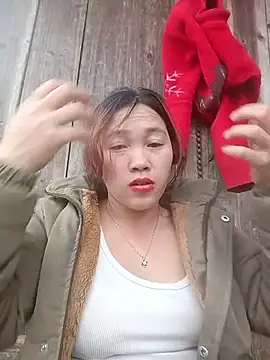 Snapshot of miumiu_00 chatting on 01-06-26, 06:50 miumiu 00 online show from 01-06-26, 06:50