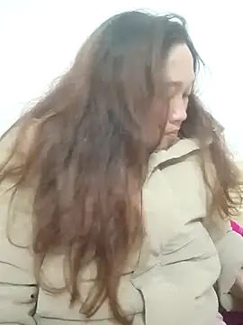 Snapshot of miumiu_00 chatting on 02-05-26, 12:10 miumiu 00 online show from 02-05-26, 12:10