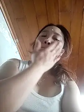 Snapshot of miumiu_00 chatting on 03-06-26, 09:28 miumiu 00 online show from 03-06-26, 09:28