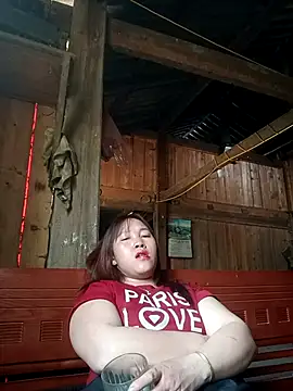 Snapshot of miumiu_00 chatting on 03-26-26, 03:45 miumiu 00 online show from 03-26-26, 03:45