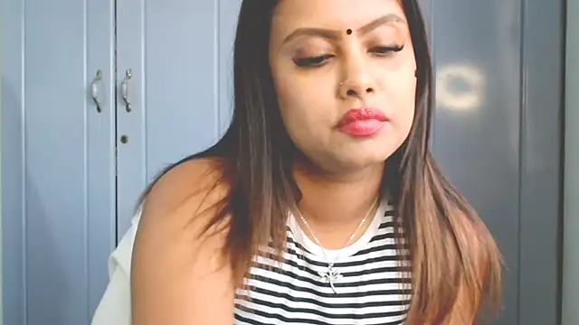 Snapshot of Indian_GlowingMiax chatting on 09-28-25, 10:42 Indian GlowingMiax online show from 09-28-25, 10:42